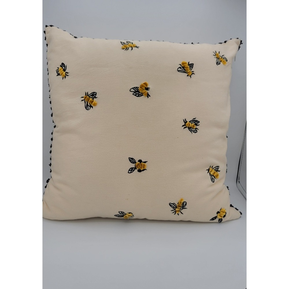 Anthropologie Embroidered Milena Bee Pillow Velvet Bees Home Decor 17x17 Cream